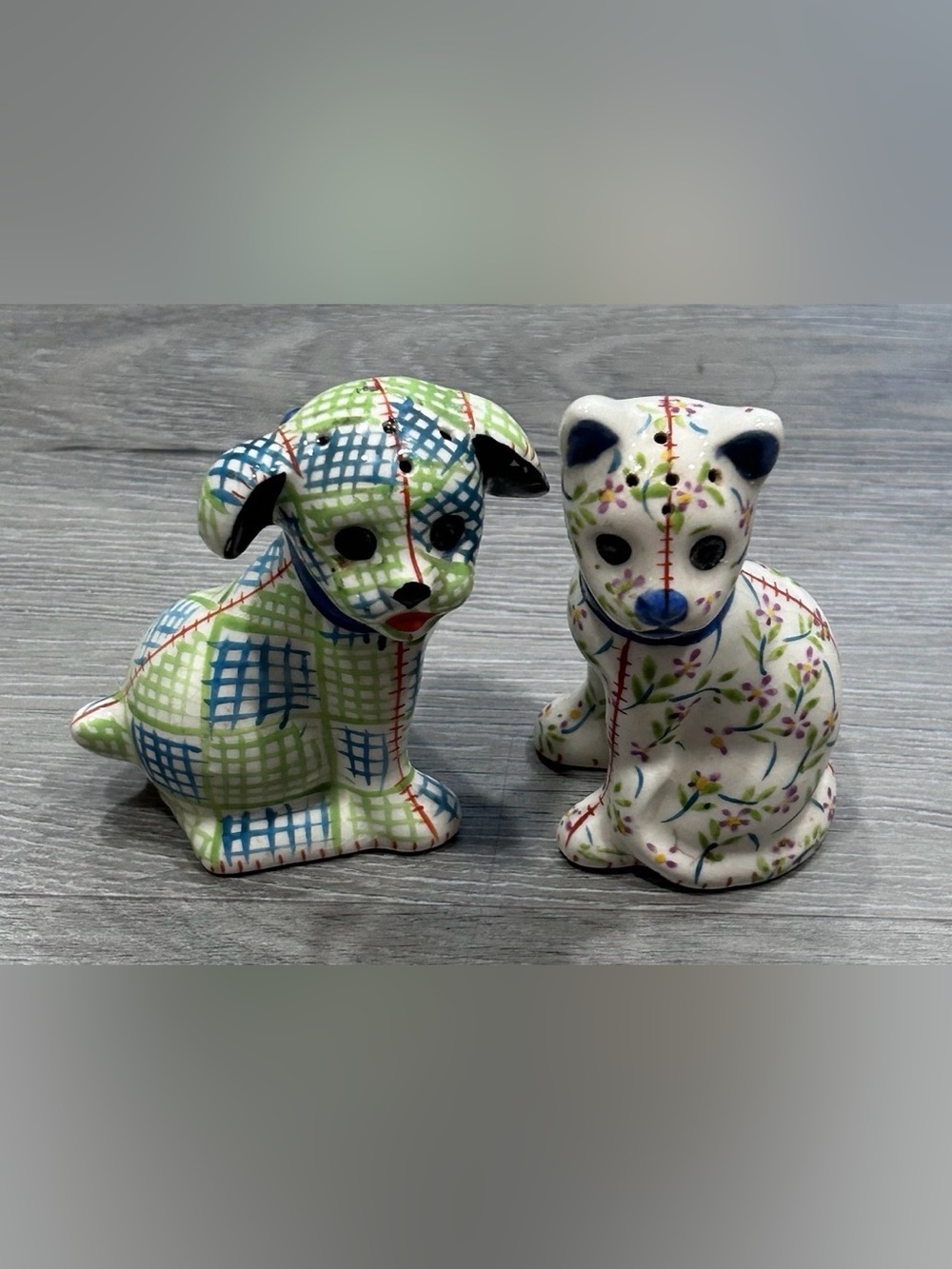 Vintage Mid Century Ceramic Dog & Cat Salt Pepper Shaker Set Japan Plaid Floral